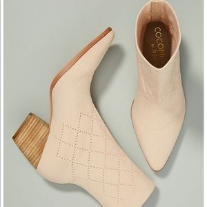 Coconuts By Matisse Ghost booties